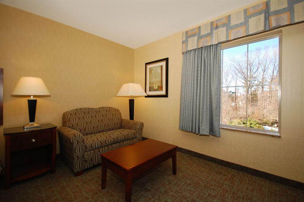Sleep Inn & Suites Near Joint Base Andrews-Washington Area Morningside Exterior photo